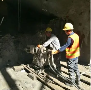 三家镇水下抗分散灌浆料特点 水下不分散注浆料介绍