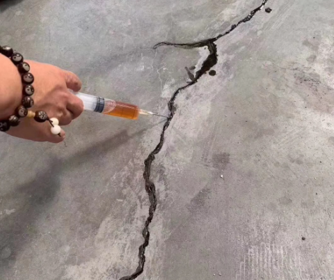 三家镇混凝土裂缝修补技术详解​
